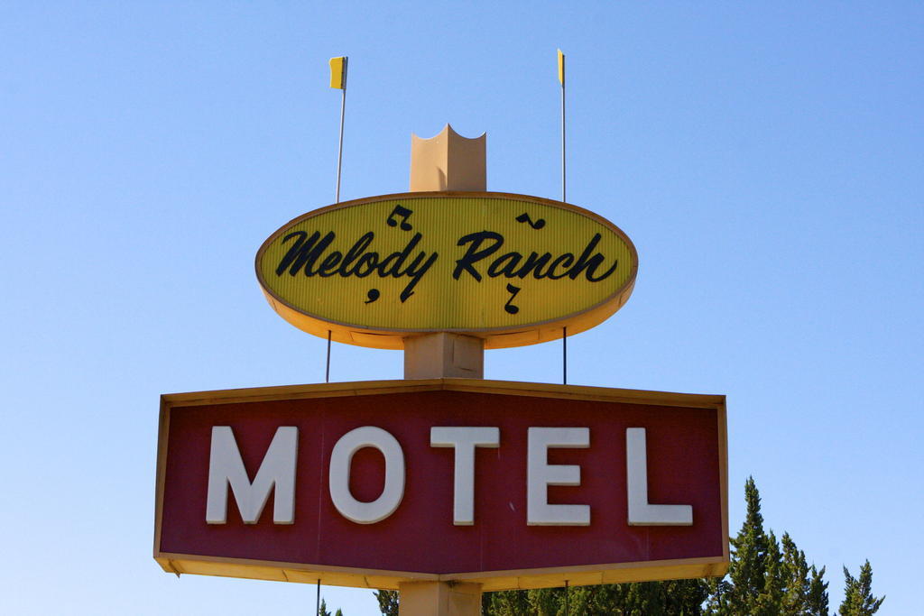 Melody Ranch Motel ปาโซโรเบิลส์ ภายนอก รูปภาพ